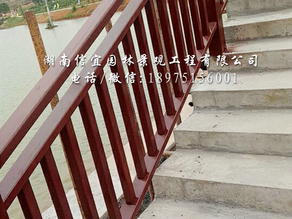 护栏