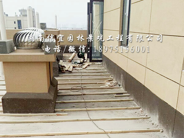 高层露天阳台木地板铺装