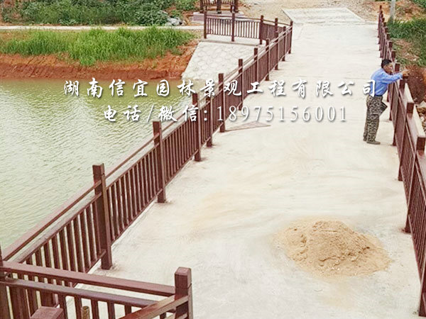衡阳市衡东县洣江生态园风雨桥栏杆安装